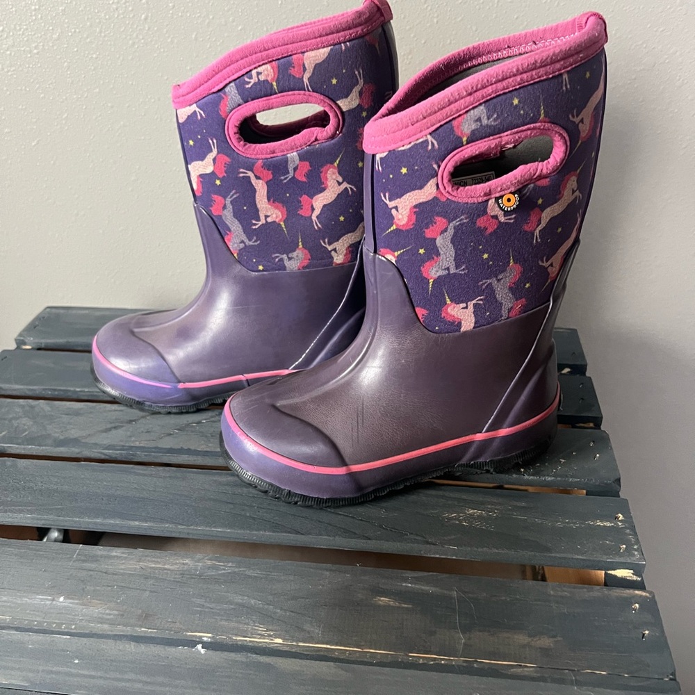 Girls size 12 Bog boots